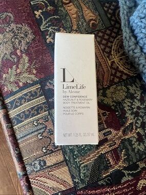 LimeLife by Alcone Dew Confidence Body Treatment Oil